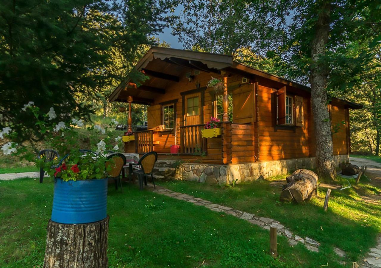 Cabanas De Madera Sanabria Vigo de Sanabria Exterior photo